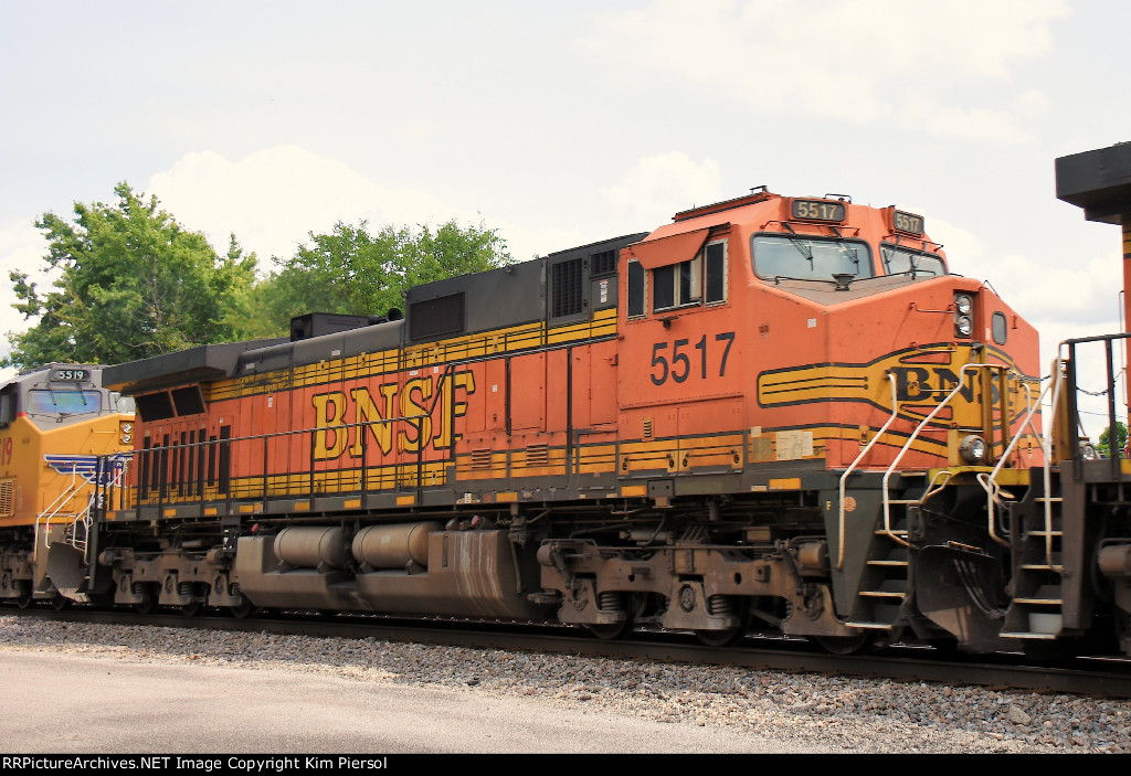 BNSF 5517